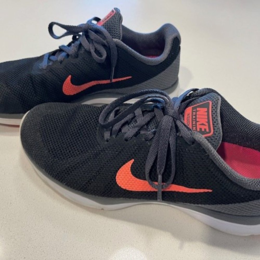Nike Training Shoes Women's Size 7.5